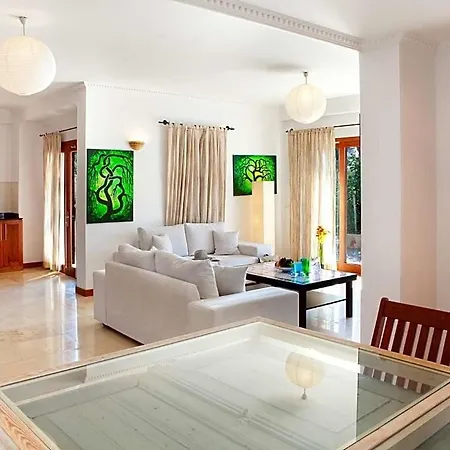 Yenikoy Sleeps 8 Pool Air Con Wifi Вилла