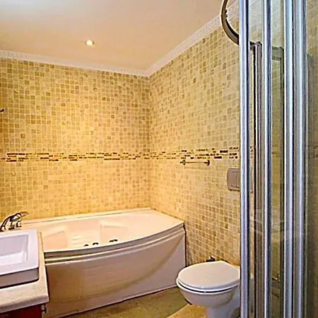 Вилла Yenikoy Sleeps 8 Pool Air Con Wifi *
