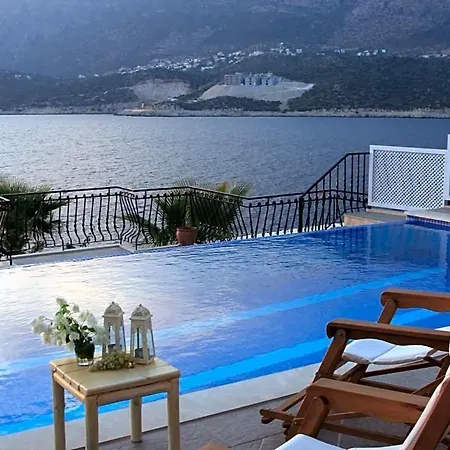 Yenikoy Sleeps 8 Pool Air Con Wifi